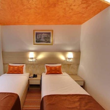 Hotel Hani Algiers Екстер'єр фото